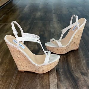 Steve Madden beige cream wedge sandals size 8